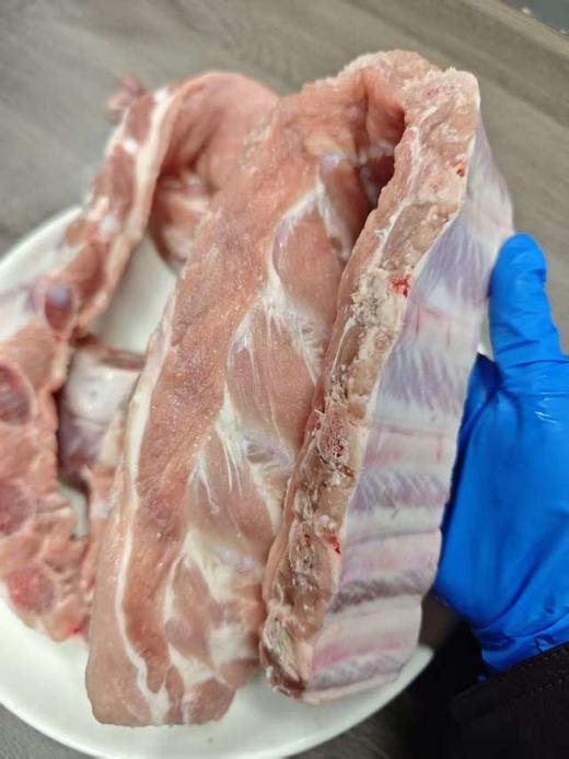 【周三到】新鲜黑猪现杀仔排1.8-2.0斤 🥩🥩超级好吃的仔排！ 🥩香到舔盘🤭，真的巨巨巨好吃🤩！ ❤️🔥沂蒙山新鲜纯仔排，绝对满足你的味蕾！🐷 商品图5