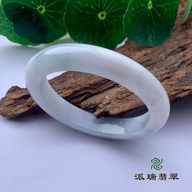 派瑞翡翠 翡翠手镯 糯种 浅绿色