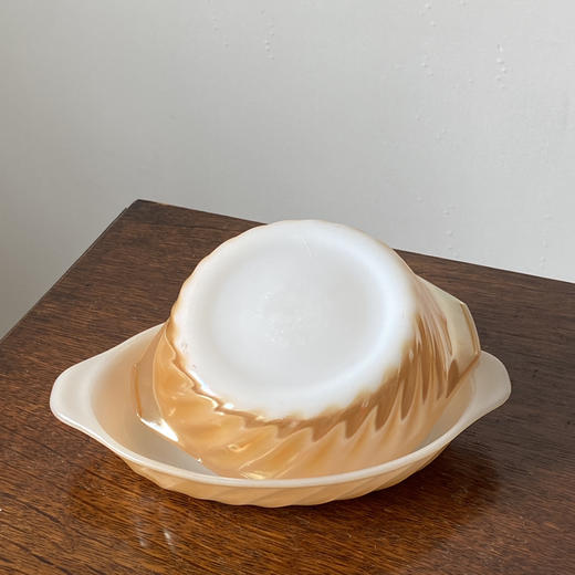 【苏州】美国FireKing火桃色双耳奶玻璃器皿 一款入 X1488 商品图4