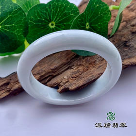 派瑞翡翠 翡翠手镯 糯种 浅绿色