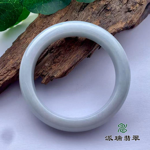 派瑞翡翠 翡翠手镯 糯种 浅绿色 商品图1