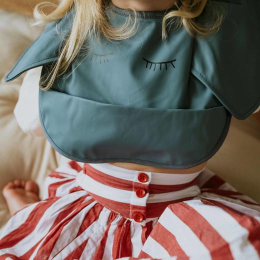 Elodie瑞典25新品宝宝吃饭围兜辅食期自主进食围兜防水前置口袋 商品图6