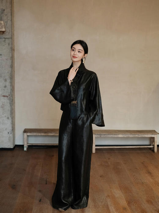 盛唐婧 | 本色行云重磅真丝香云纱立领钉珠小外套 商品图4