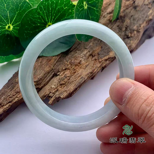 派瑞翡翠 翡翠手镯 糯种 绿色 商品图3