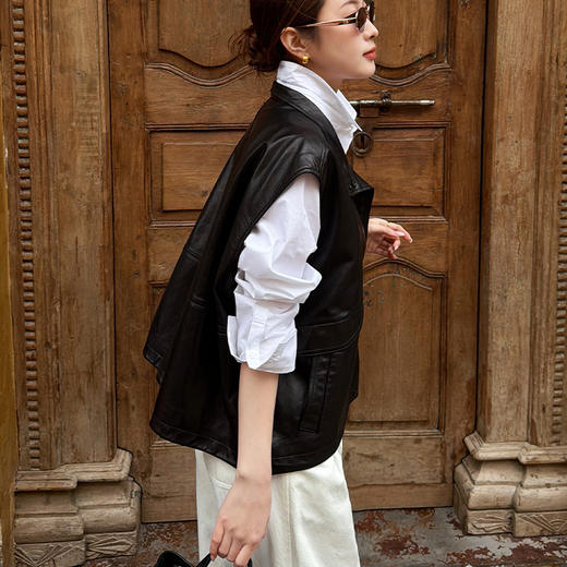 【预售7天】良木礼立领羊皮马甲（Q2582114） 商品图1