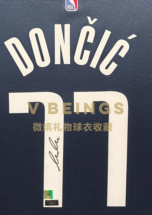 收藏系列 东契奇 独行侠队77号深蓝色球迷版 亲笔签名球衣 商品图2