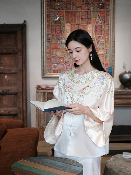 盛唐牡丹大师系列-卢梅红| 金绣游园新中式上衣(盛唐牡丹与非遗传承人卢梅红联名系列) 商品图4