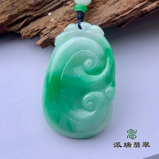 派瑞翡翠 翡翠挂件 糯种 绿色 商品图0