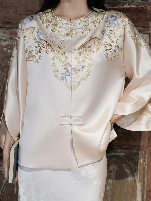 盛唐牡丹大师系列-卢梅红| 金绣游园新中式上衣(盛唐牡丹与非遗传承人卢梅红联名系列) 商品图1