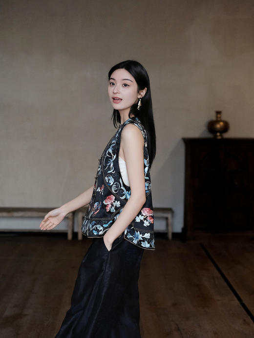 盛唐牡丹盛奢系列 | 三蓝绣重缎真丝马甲 商品图5