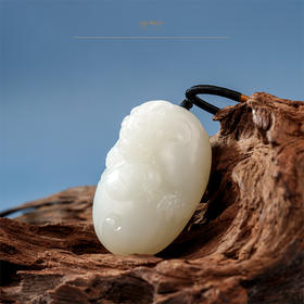 「财禄双全」羊脂白玉貔貅把件