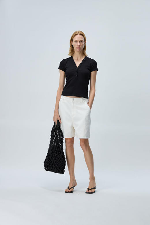 V领修身T 商品图1