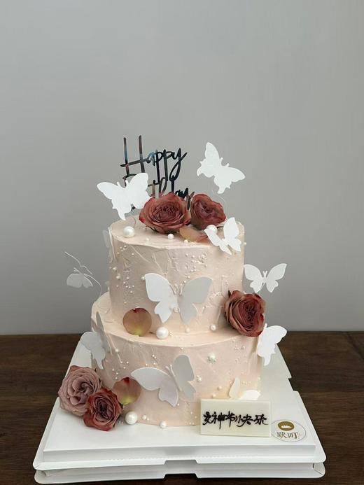 纯白蝴蝶卡布奇诺双层蛋糕 商品图0