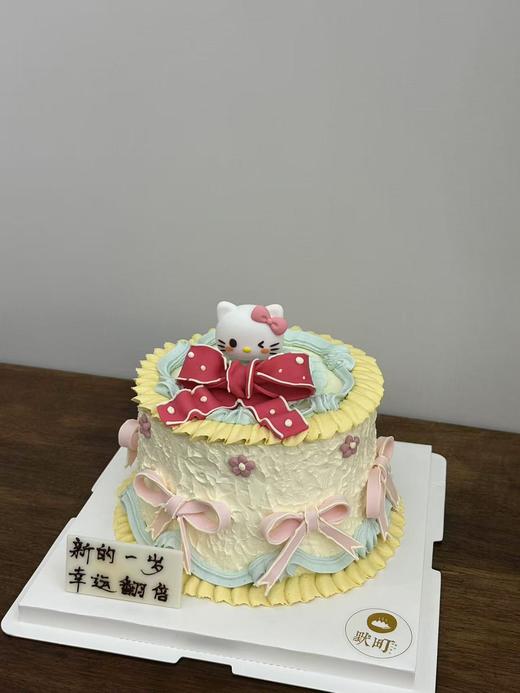 Hello Kitty蝴蝶结缤纷蛋糕 商品图1