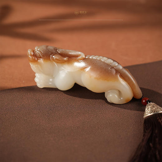 「瑞貅聚福尊」糖羊脂玉手把/小摆件 商品图4