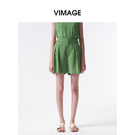VIMAGE纬漫纪莫代尔舒适休闲百搭显瘦直筒简约森林绿短裤2026夏季新款V2505220 商品图5
