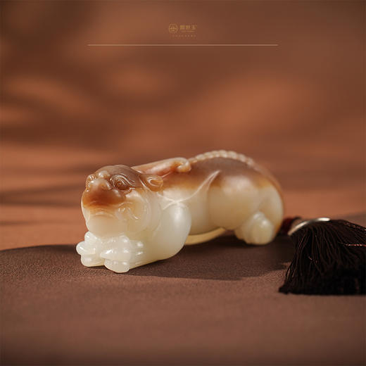 「瑞貅聚福尊」糖羊脂玉手把/小摆件 商品图2
