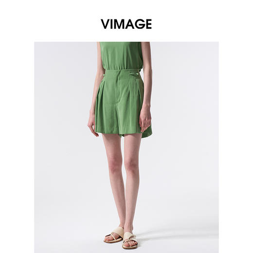 VIMAGE纬漫纪莫代尔舒适休闲百搭显瘦直筒简约森林绿短裤2026夏季新款V2505220 商品图0