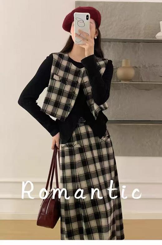 418良粉节|2026 活动爆款 活动爆款～【自营】衣周期～（三件套）Q95格子马甲➕长袖T恤➕格子半身裙套装-喜出 商品图3