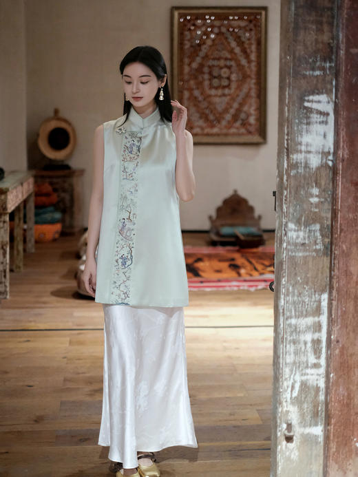 盛唐牡丹盛奢系列 | 月白重缎真丝立领手绣马甲 商品图5