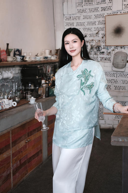 盛唐牡丹 | 真丝花罗莺歌蝶舞女上衣 商品图0