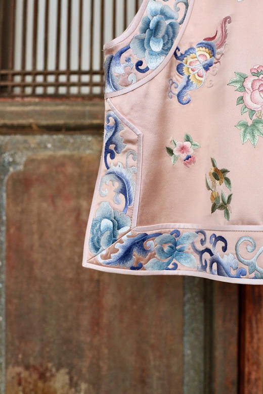 盛唐牡丹盛奢系列 | 重缎真丝手绣偏襟马甲-粉色 商品图2