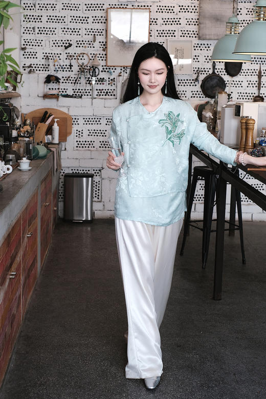 盛唐牡丹 | 真丝花罗莺歌蝶舞女上衣 商品图2