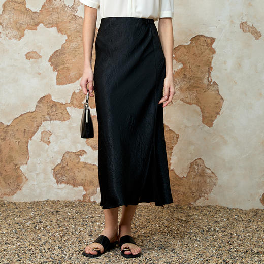 EITIE爱特爱优雅通勤开叉高腰暗纹半身裙夏季新款8206911 商品图7