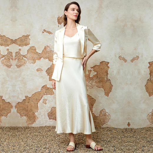 EITIE爱特爱优雅通勤开叉高腰暗纹半身裙夏季新款8206911 商品图4