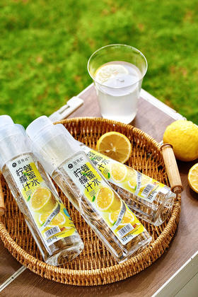 宜舟坊柠檬蜂蜜水❗️实现了让喝蜂蜜水变得简单！拧开瓶盖，蜂蜜流入水中，摇晃均匀就可直接喝