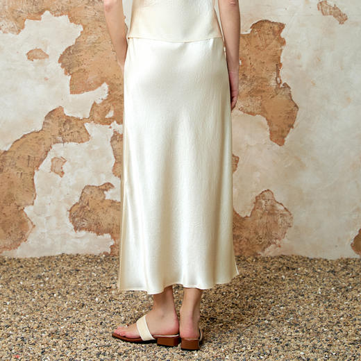 EITIE爱特爱优雅通勤开叉高腰暗纹半身裙夏季新款8206911 商品图5