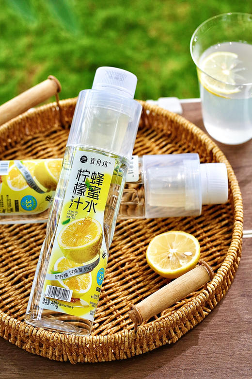 宜舟坊柠檬蜂蜜水❗️实现了让喝蜂蜜水变得简单！拧开瓶盖，蜂蜜流入水中，摇晃均匀就可直接喝 商品图5