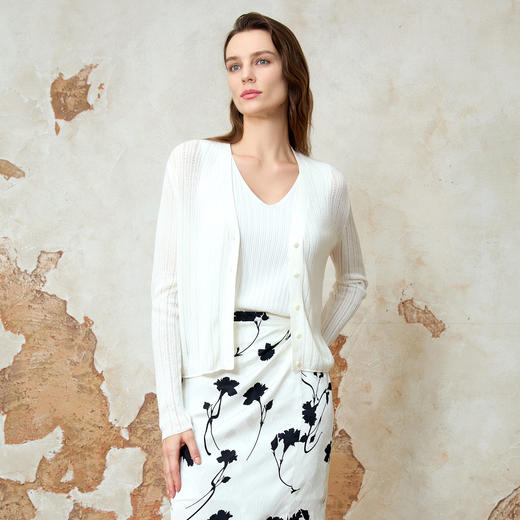 EITIE爱特爱舒适百搭显瘦针织开衫外搭春季新款8101817 商品图2