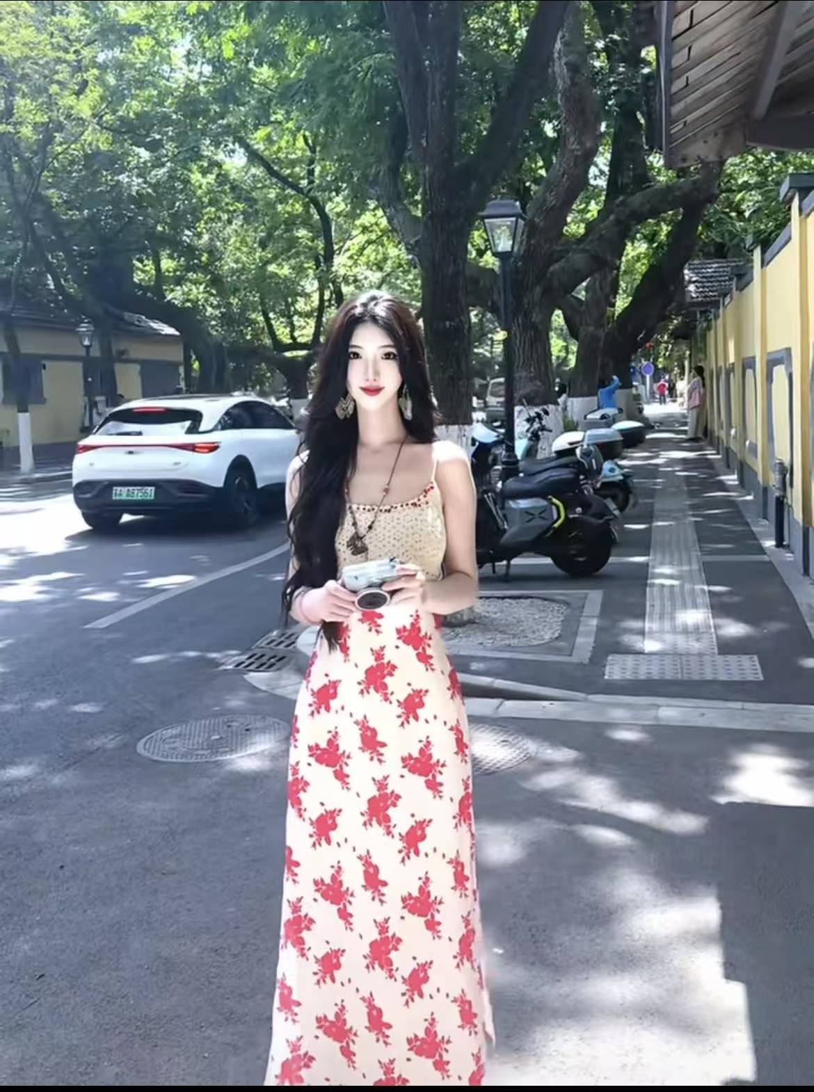 玛克门店发货：MAXRIENY度假风玫瑰剪影背心吊带连衣裙收腰长款货号：MT86DR003