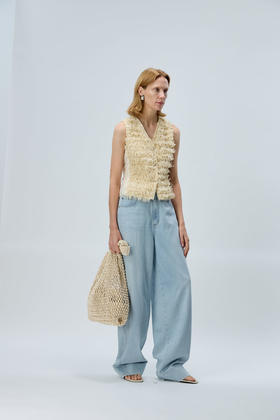 解构宽松牛仔裤