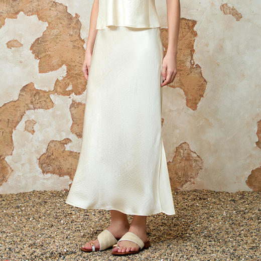 EITIE爱特爱优雅通勤开叉高腰暗纹半身裙夏季新款8206911 商品图3