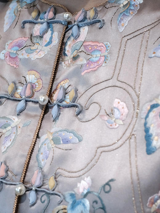 盛唐牡丹盛奢系列 | 青烟色蝴蝶手工刺绣马甲 商品图2
