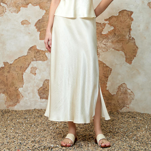 EITIE爱特爱优雅通勤开叉高腰暗纹半身裙夏季新款8206911 商品图2