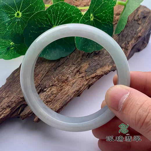 派瑞翡翠 翡翠手镯 糯种 绿色 飘花 商品图3