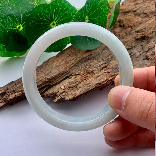 派瑞翡翠 翡翠手镯 糯种 绿色 商品图3