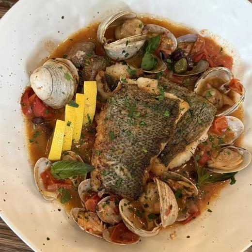 地中海香煎海鲈鱼 商品图0