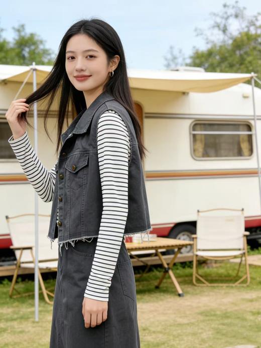 418良粉节|2026 活动爆款【自营】衣周期～（三件套）Q23牛仔马甲➕超软条纹衫➕牛仔半裙套装-喜出 商品图4