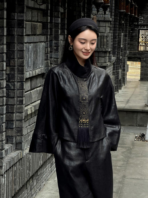 盛唐婧 | 本色行云重磅真丝香云纱立领钉珠小外套 商品图6