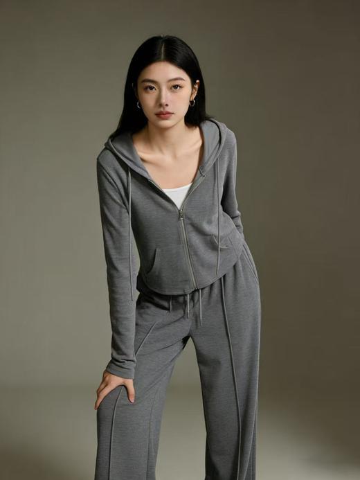 活动爆款【自营】衣周期～（三件套）Q92连帽外套➕白色背心➕立体休闲直筒裤细纹套装-喜出 商品图2