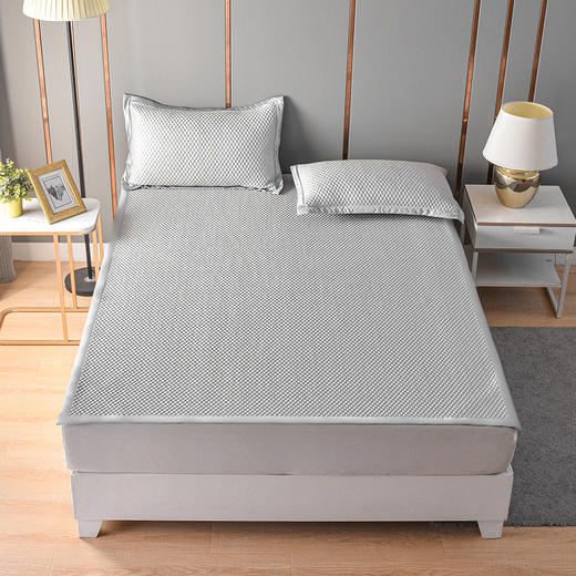 【多样屋专柜】杉杉冰豆豆按摩软席凉席床上用品180*200cm 商品图0