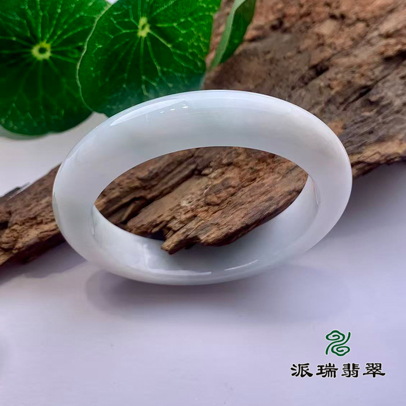 派瑞翡翠 翡翠手镯 糯种 浅绿