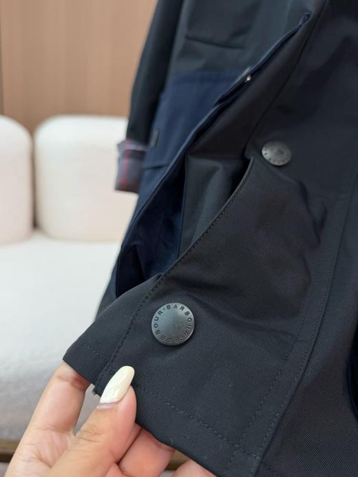 Barbour 巴伯尔新品灯芯绒拼接翻领工装风衣猎装谷仓风外套 商品图4