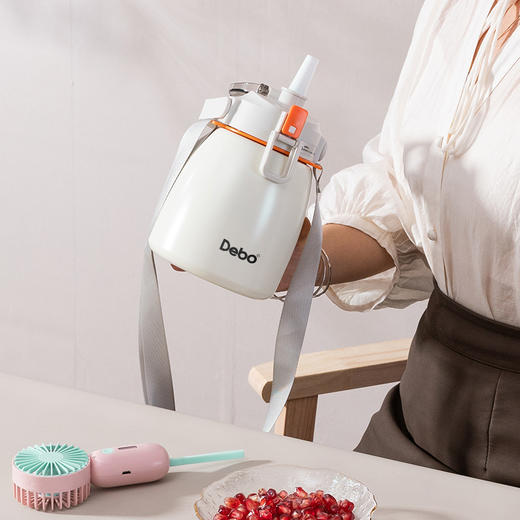 Debo德铂-艾薇水杯900ml 超大容量一杯能量加满 可提可背方便携带（赠贴纸） 商品图4