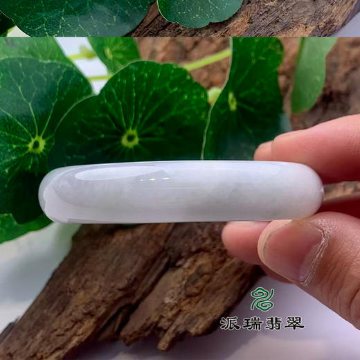派瑞翡翠 翡翠手镯 糯种 浅绿 商品图2