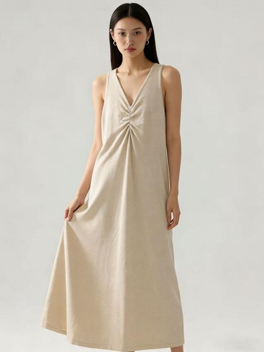 418良粉节|2026 活动爆款【自营】衣周期～（超软糯）020 V领褶皱设计感针织长款背心连衣裙-喜出 商品图3